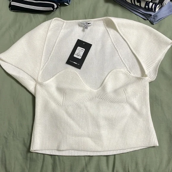 Tops! - Picture 9 of 16